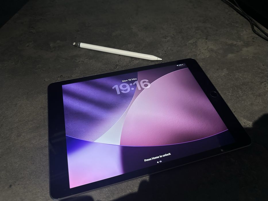 iPad (2021) 9th gen + Apple Pen