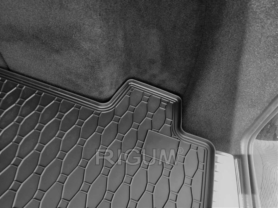 Гумени стелки или багажник MERCEDES E W213 S213 след 2017 г.