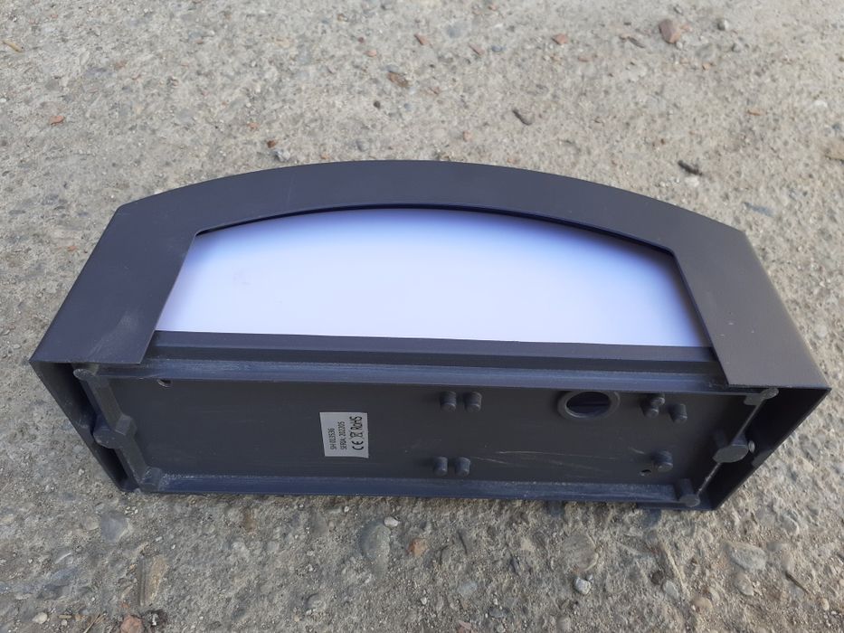 Vând aplica LED pentru exterior