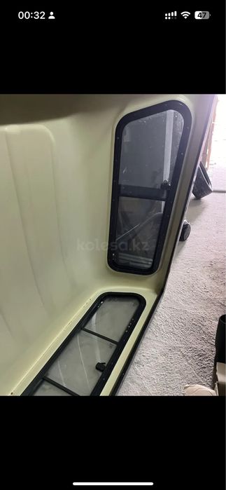 Кунг на хаилюкс 2012 заднии стекло сломан
