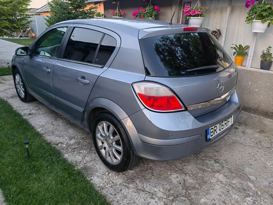 Vand Opel Astra H 1.6 Benzina  An 2005 Stare foarte buna