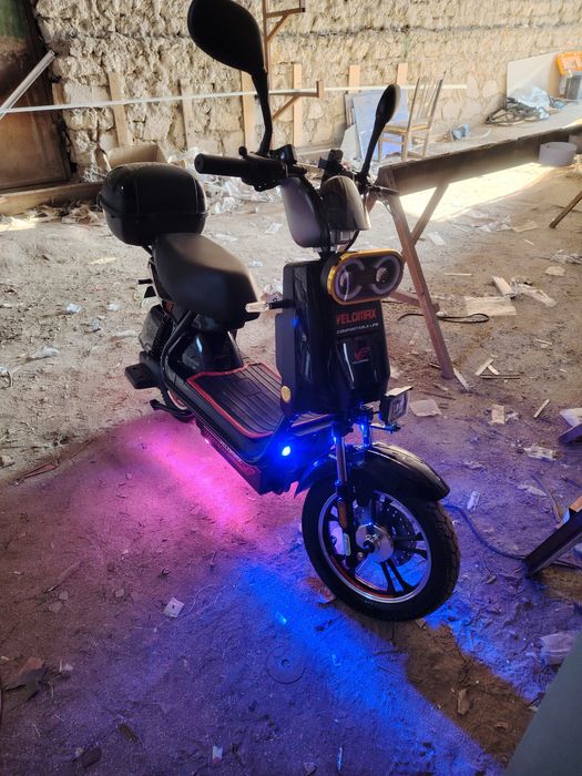 Skuter sotiladi. Holati yangi