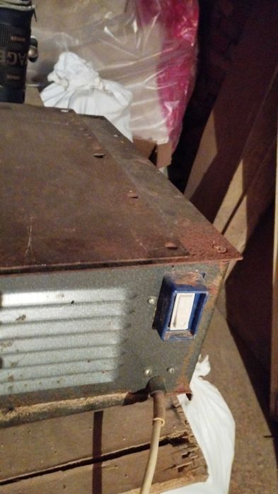 Продавам подвижен настолен циркуляр