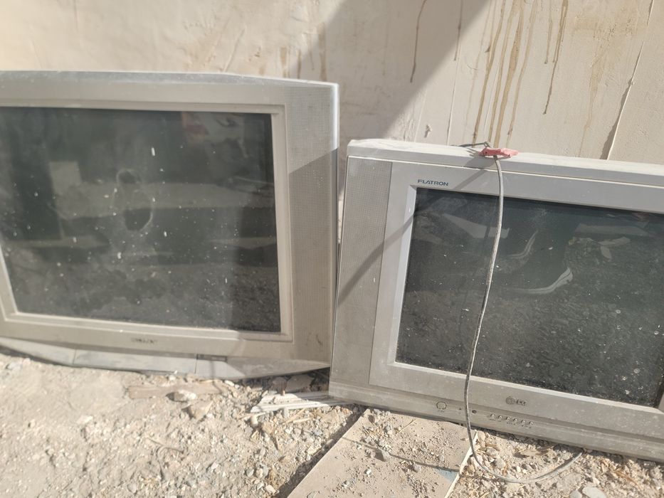 Срочно 2 телевизора Sony. Flatiron.