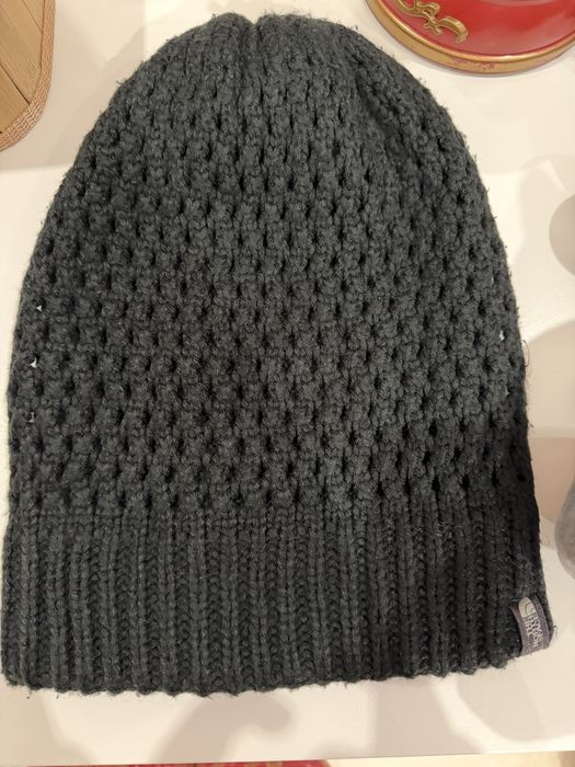 Зимна спортна шапка