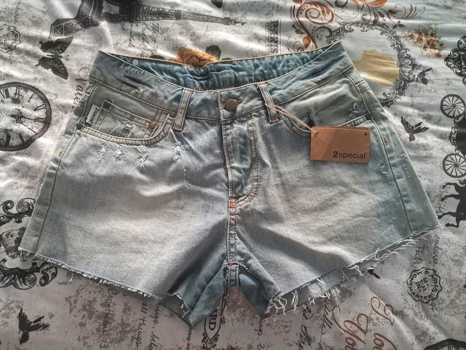 Дамски дънкови къси гащи