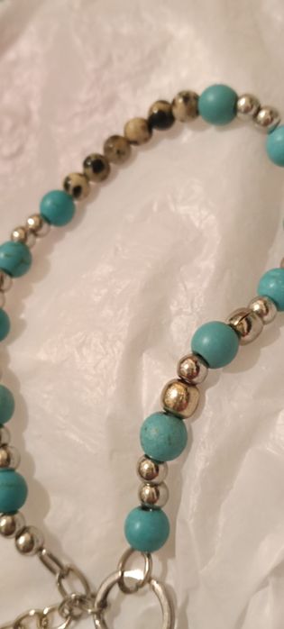 Гривна от естествен тюркоаз и яспис