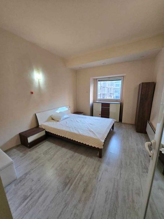 Дава се под наем Двустаен апартамент в София, Център - 55 кв.м за 612 € - Снимка #2