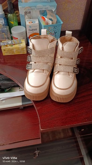Продаётся обувь,,