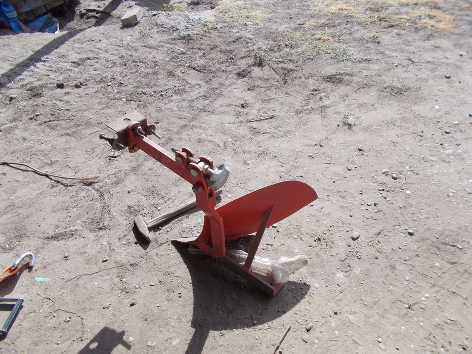 plug motocultor simplu si reversibil