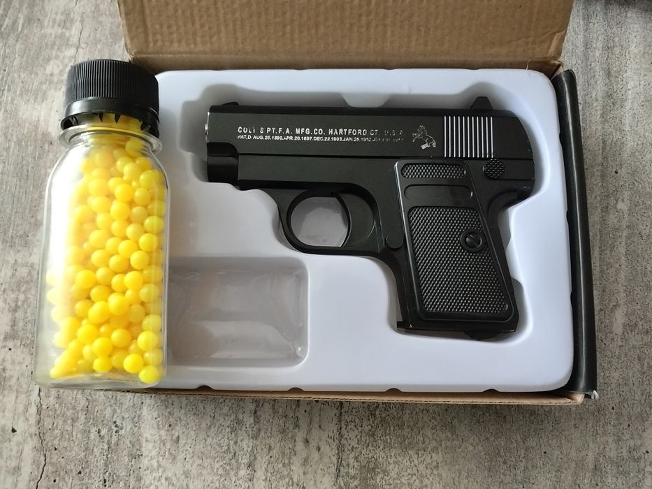 игрушечный пистолет