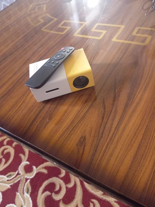 Мини проектор mini praetor