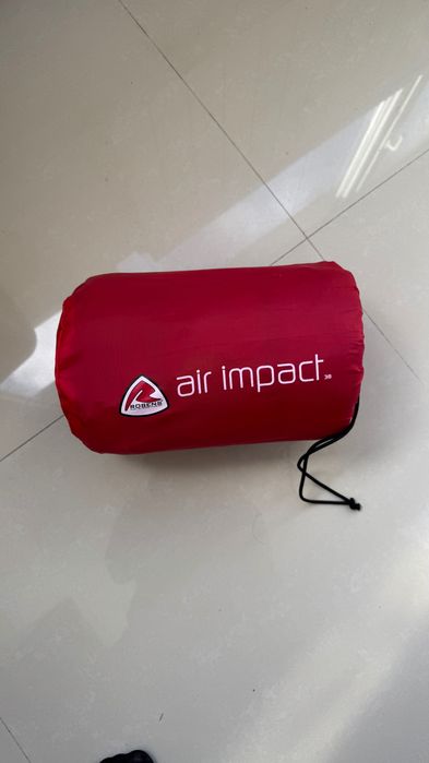 Самонадуваема постелка 3.8 см Robens Air Impact