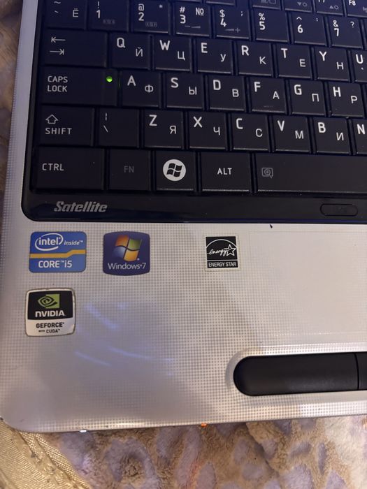 Ноутбук продам Toshiba