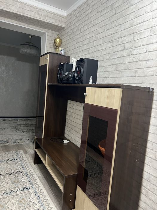 Стенка-подставка под телевизор + полки для декора и посуды