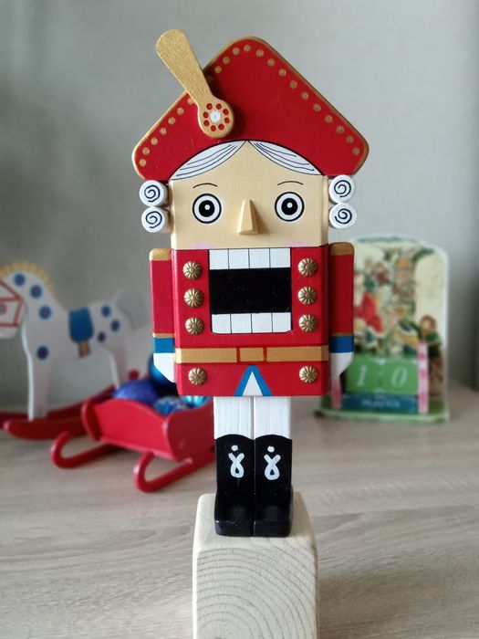 Игрушка  Щелкунчик