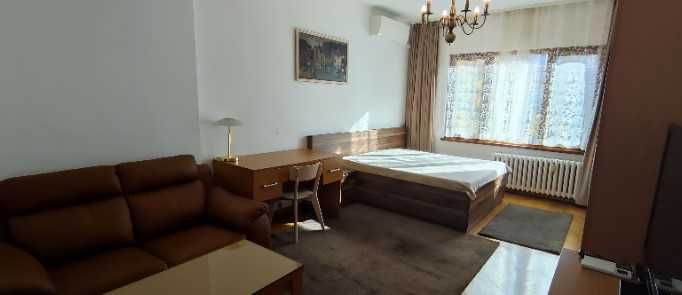 Дава се под наем Двустаен апартамент в София, Център - 65 кв.м за 597.21 € - Снимка #2