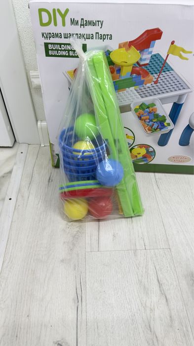Конструкторы лего и настольная игра