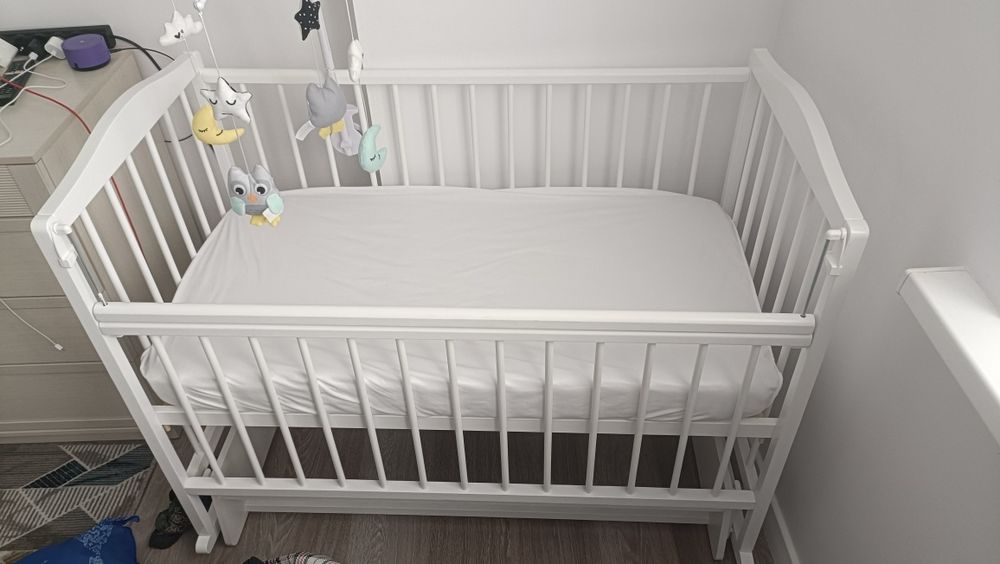 Детская кроватка маятник