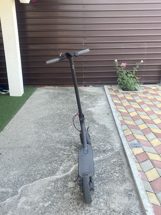 Vand trotineta electrica xiaomi m365!!