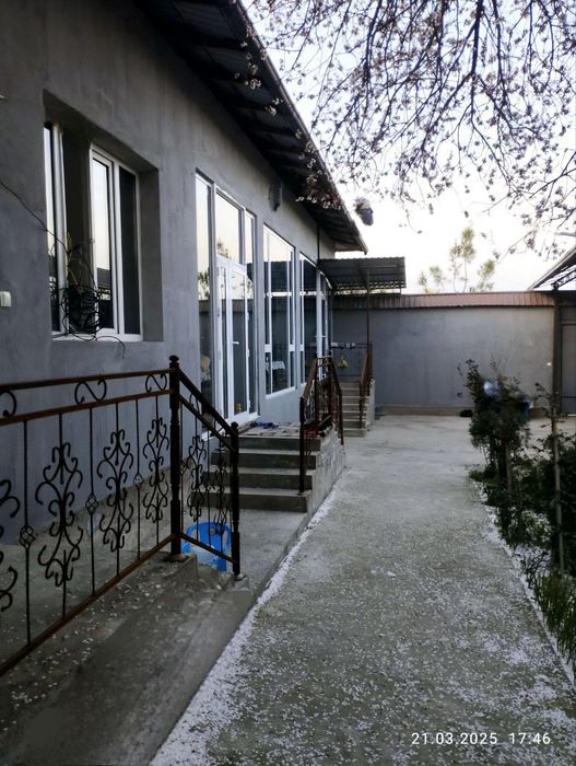 Окку́ргон ш.центр.ховли сотилади булиши.36$ оладигонлар тел килилар.