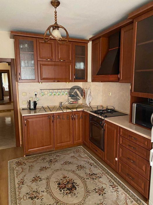 Продава се Четиристаен апартамент в Пловдив, Тракия - 156 кв.м за 2652 €/кв.м - Снимка #1