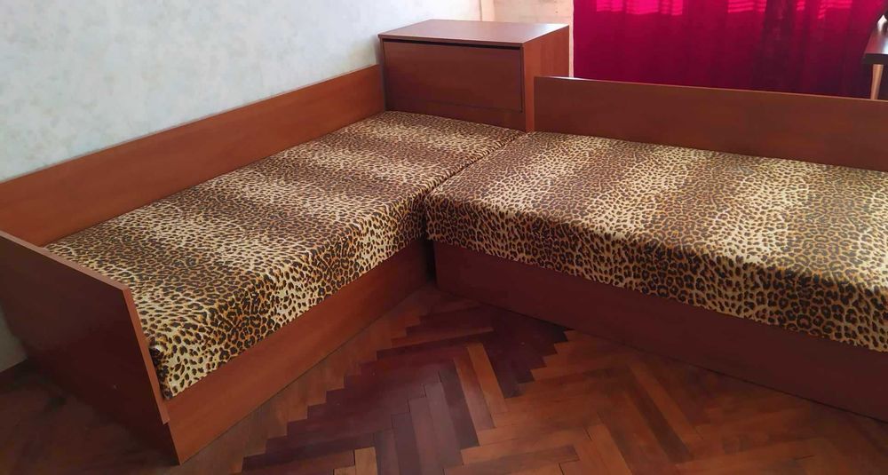 Продават се легла заедно с ракла