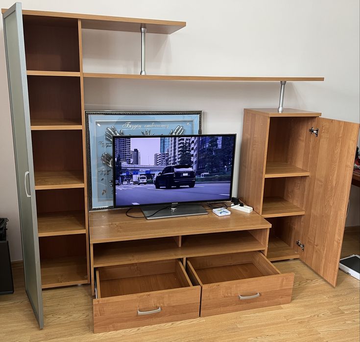 Шкаф под телевизор !!!