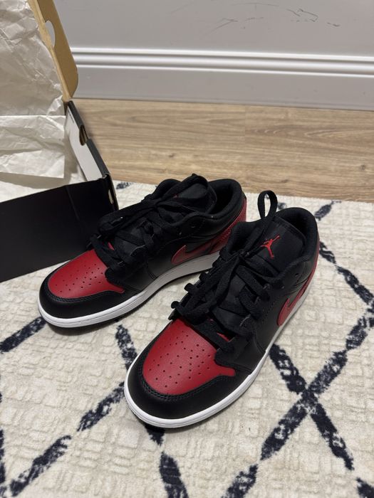 Женские кроссовки