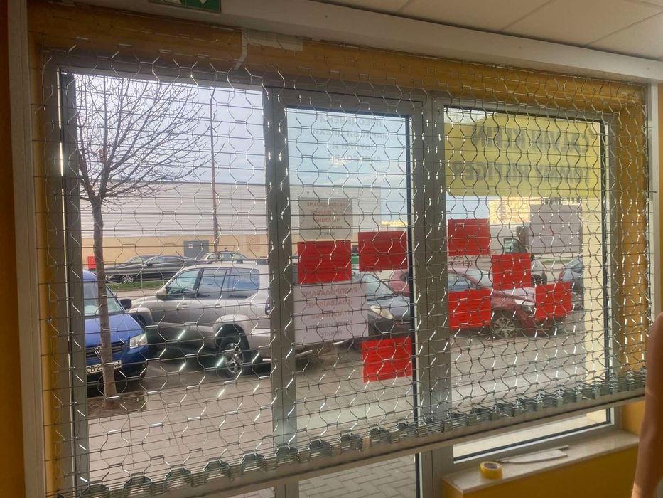 Ролетна щора за магазин вътрешна