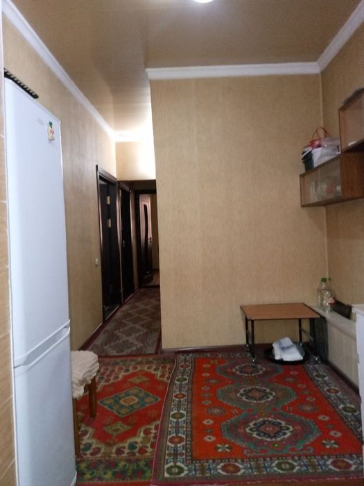 1 гор больница. 3 хона 2 чи этаж. 600.у.е+ маклер