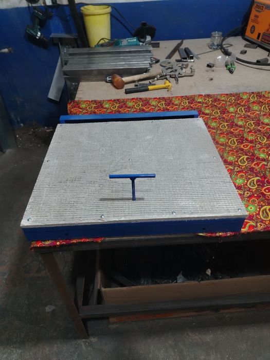 Напольный люк под плитку с газовыми амортизаторами | 40×40–100×100