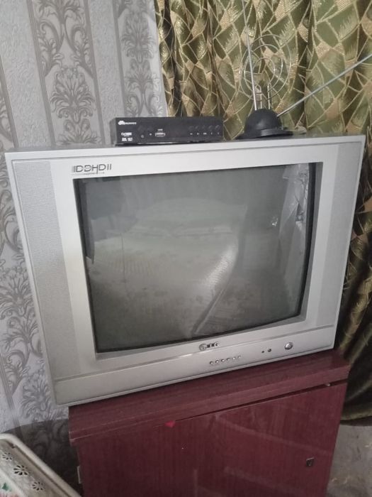 Продам видеомагнитофон и телевизоры