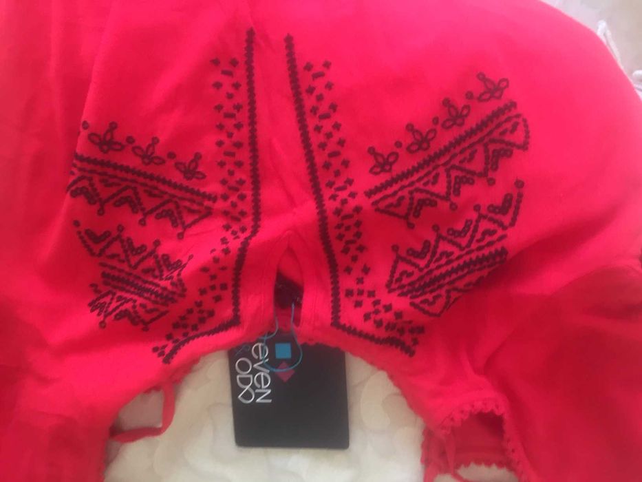 Продавам  прекрасна, чисто нова рокля за плаж-памук  размер  M- L -