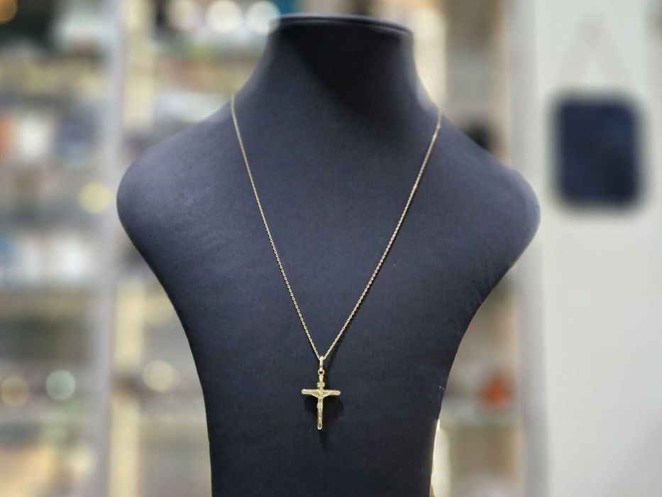 Дамски златен синджир с кръст 14К / 3,18 гр.