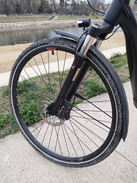 Bicicleta electrica Cube Nature Hybrid EXC