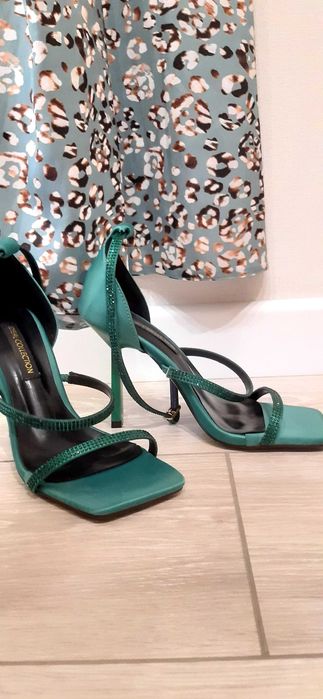 Босоножки стильные