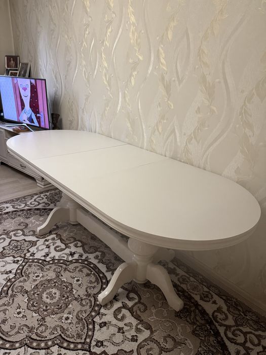 Стол для гостиной