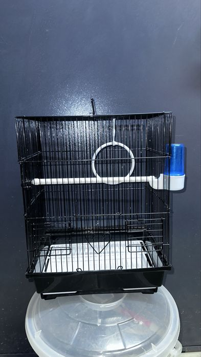 Клетка для попугая черная