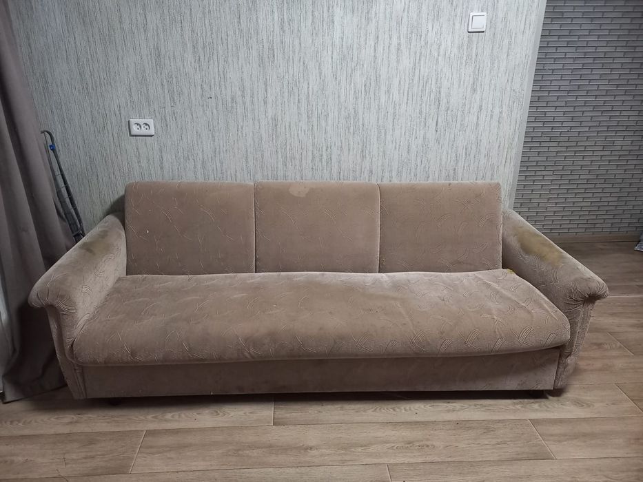 Отдам даром диван и кровать