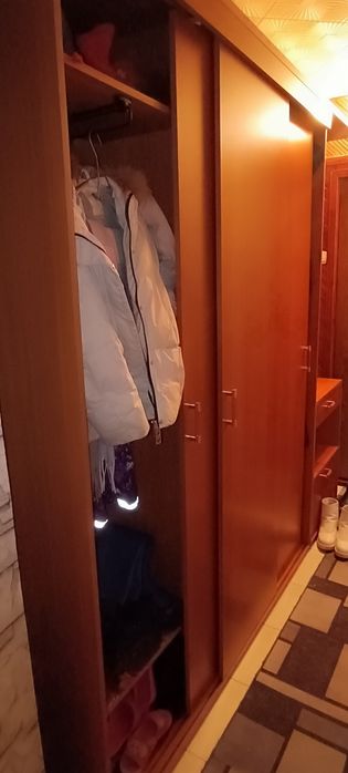 Продам прихожую.