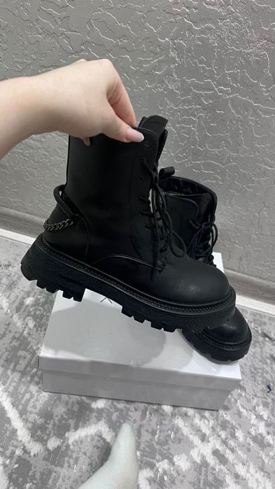 Продам ботинки зимние натуралка