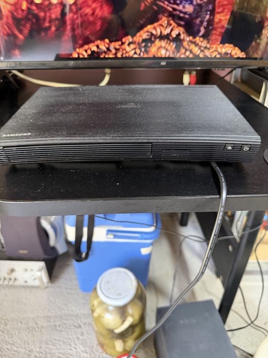 Vând Samsung Blu-ray player 3D, Dolby true HD, Model bd-j5500.