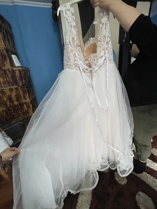Vand rochie de mireasa