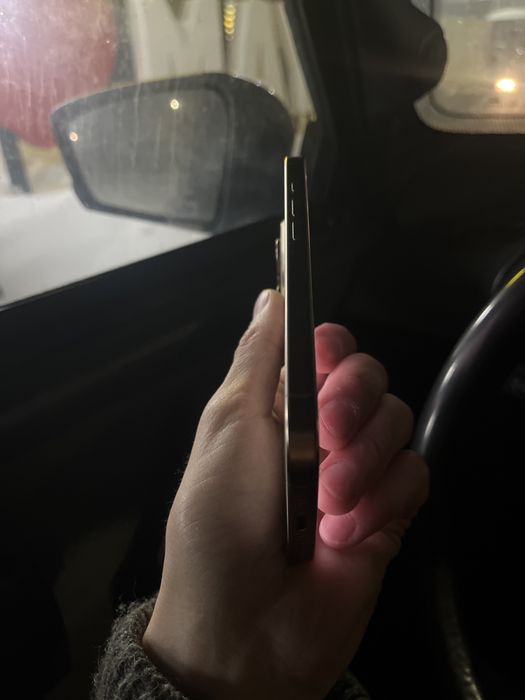 Продам IPhone 16 pro