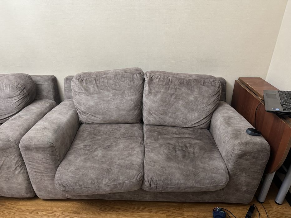 Срочно продам диван