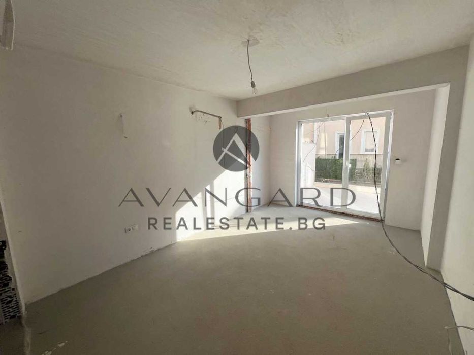 Продава се Тристаен апартамент в Пловдив, Остромила - 132 кв.м за 682 €/кв.м - Снимка #5