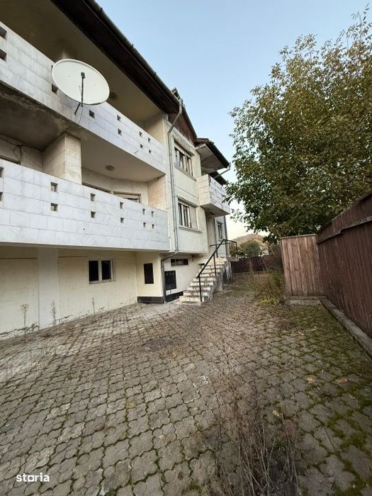 Casa P+2 cu 5 ari teren, str. Iuliu Maniu - Exclusivitate