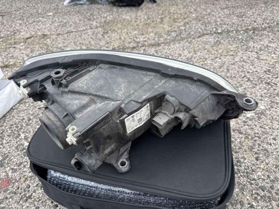 Фар за Фолсваген UP ляв