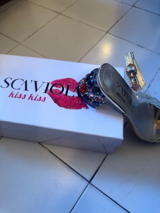 Дизайнерски, елегантни италиански обувки Sca'viola нови номер 38